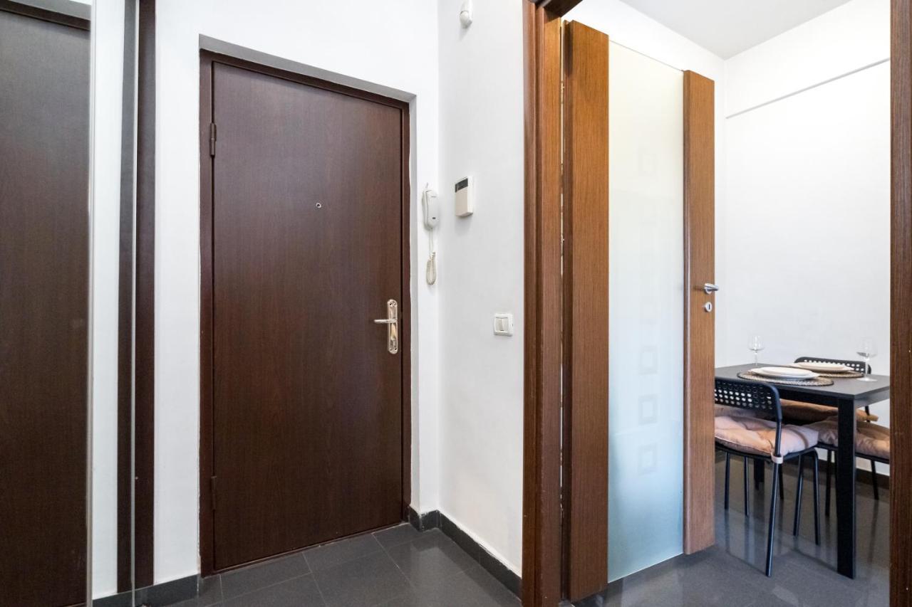 Modern & Spacious Apartment - Prime Location Near Bucharest'S Old Town Exterior photo