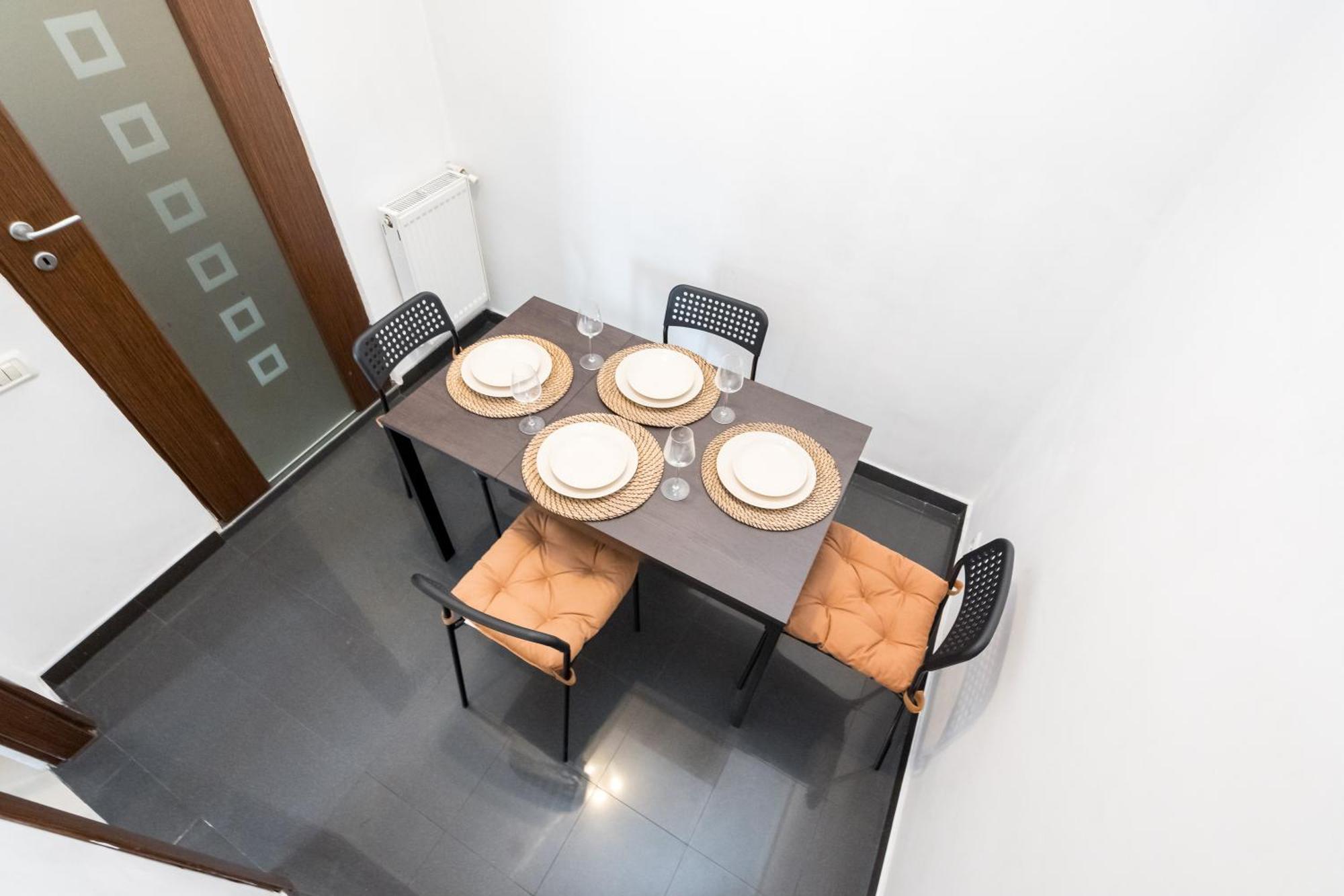 Modern & Spacious Apartment - Prime Location Near Bucharest'S Old Town Exterior photo